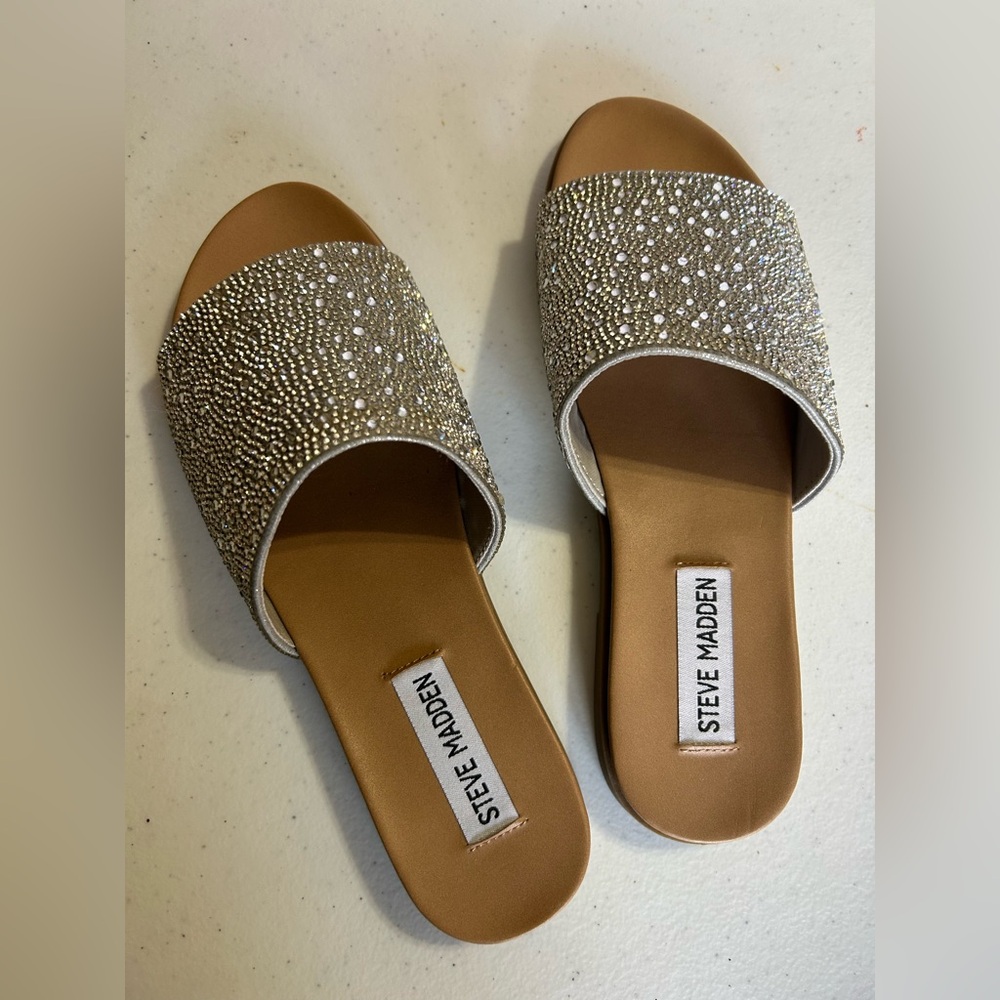 Steve Madden Sienna Rhinestone Sandal Women's 7M Flat Slip on SIlver Tan Sparkly - Picture 2 of 7